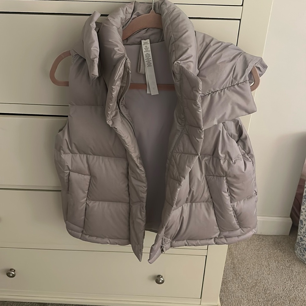 Lululemon cropped wunder vest- like new!